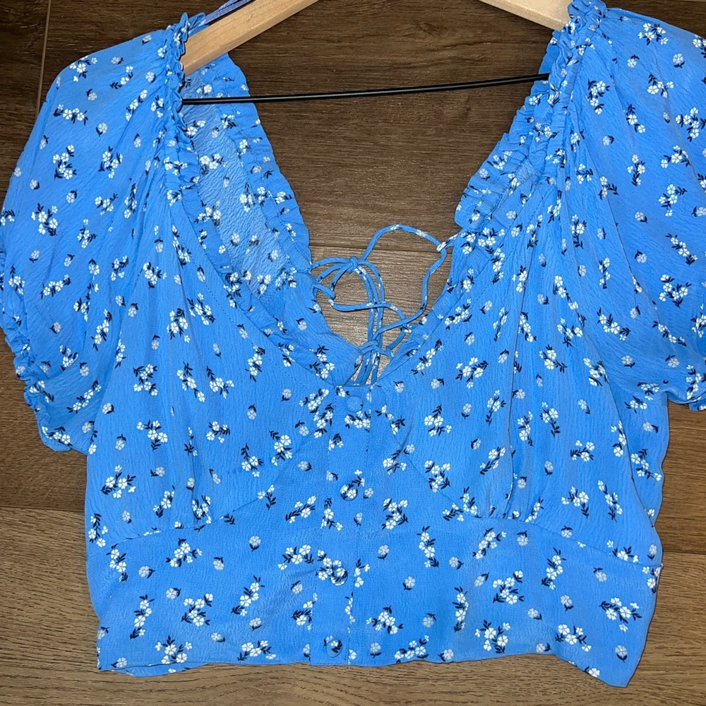 Romantic floral blouses - Picture 9 of 9